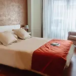 A Casa Antiga Do Monte Turisticos - Pontecesures Apartment *