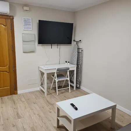 A Casa Antiga Do Monte Turisticos - Pontecesures Apartment *